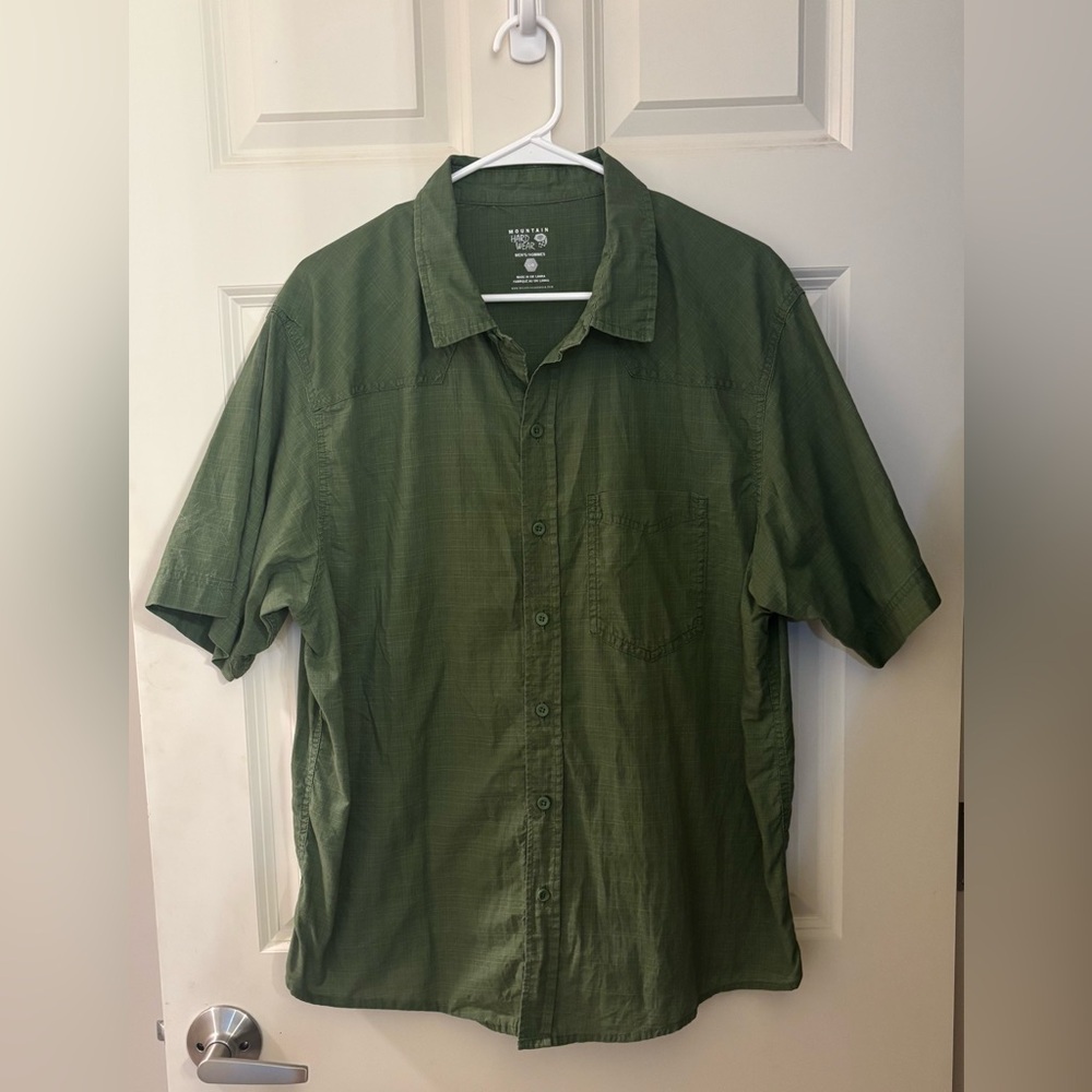 Mountain Hardwear Cotton Blend Button Down Short Sleeve in Green, Size L